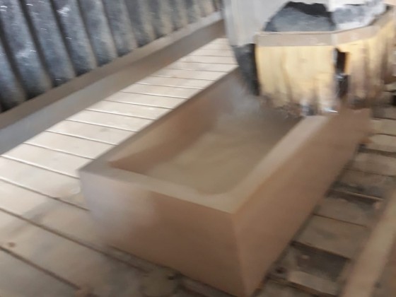 Lavorazione scavo di una pila